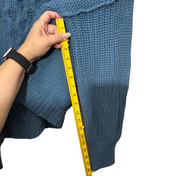 Free People Dream Cable Blue CHUNKY Crew Neck Sweater NWOT Size XS FLAW - Picture 12 of 14